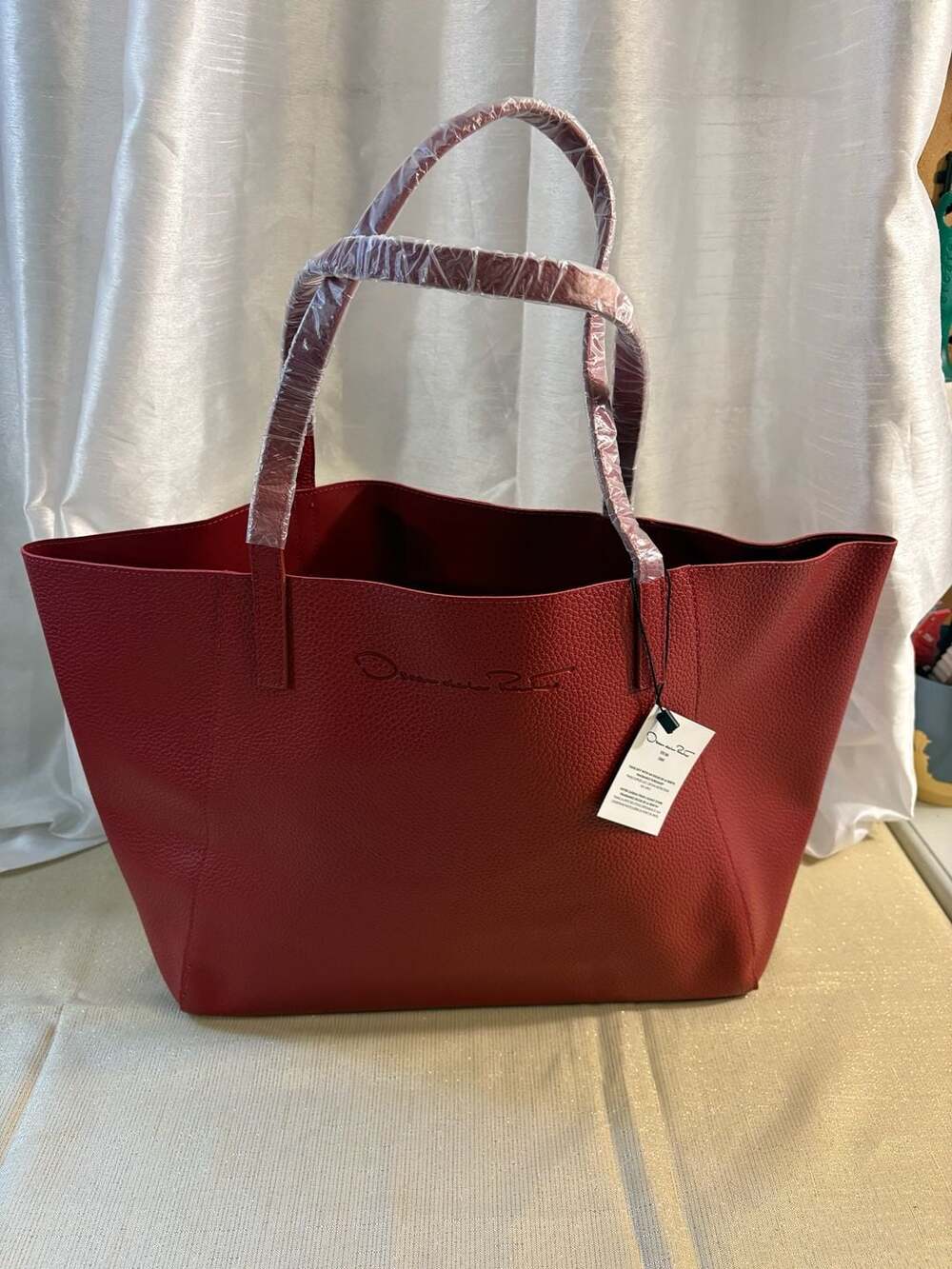 Oscar de la Renta Red Faux Pebbled Leather Tote Bag Purse Shopper